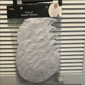 #1510** Spirit Velvet Angel Wings - White